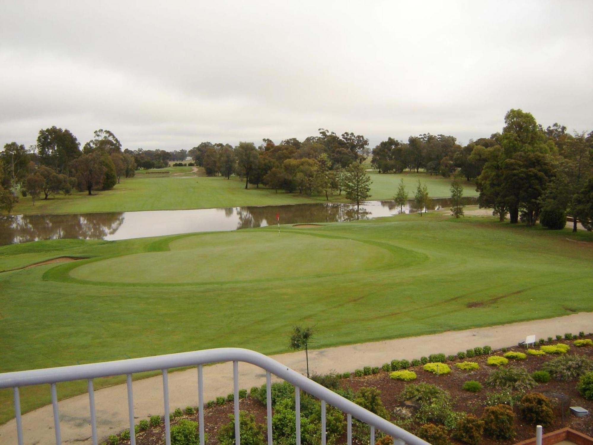 Rich River Golf Club Моама Экстерьер фото